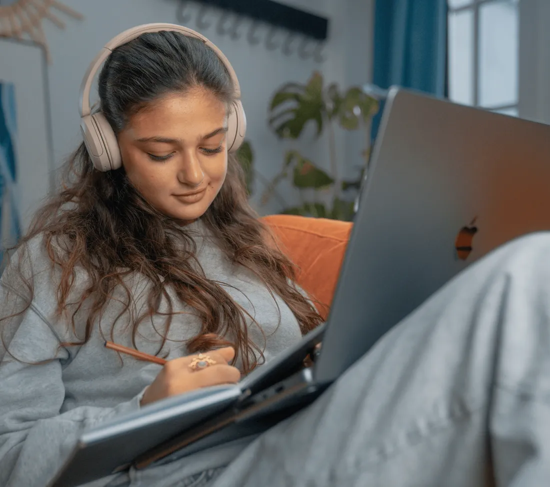 Elev får online lektiehjælp i aalborg